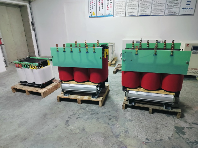 利通KS11-1000KVA矿用变压器